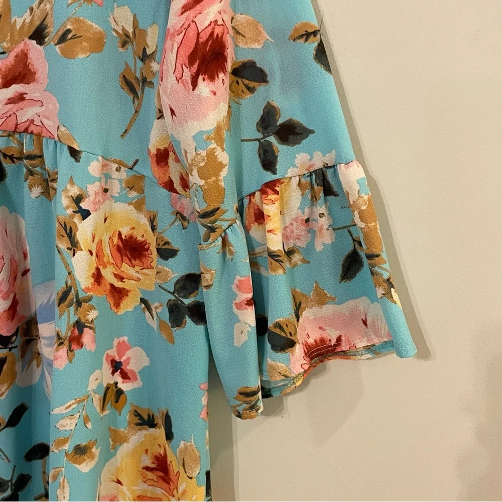 5/$25 COOL MELON Floral Boho Flowy Crepe Blouse Medium - Picture 3 of 7